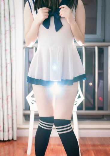 日本舌吻交缠舌头视频网站_十万网红美女美酱